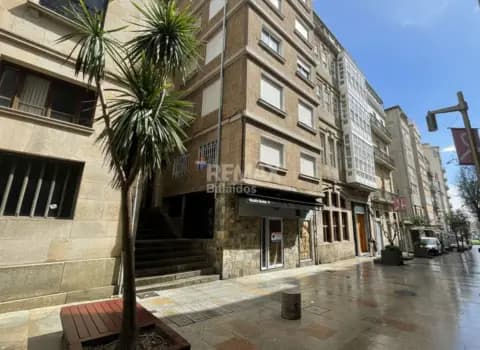 Local comercial en calle de Teófilo Llorente