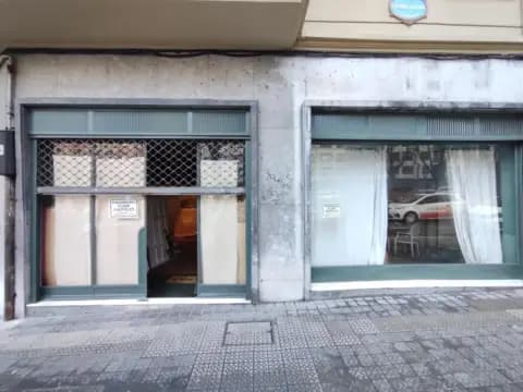 Local comercial en Plaza Victor Chavarri