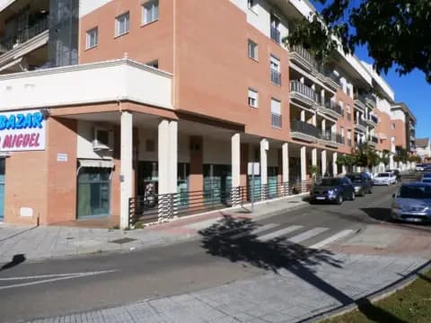Local comercial en Avenida Vía de la Plata, 31