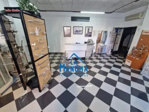Local comercial en calle Period A Andujar