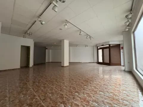 Local comercial en calle Baños