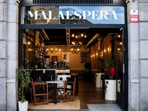Local comercial en calle Muelle Marzana, nº 10