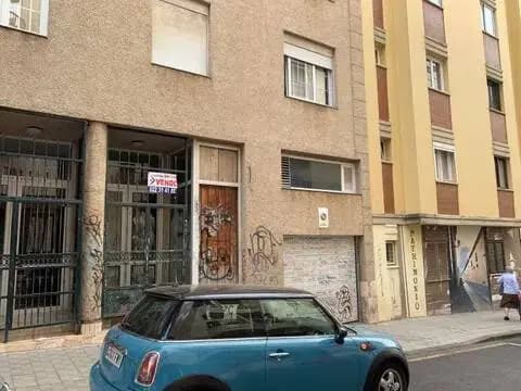 Local comercial en calle de Elías Serra Rafols