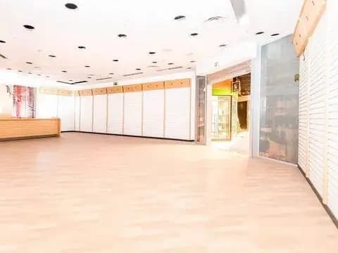 Local comercial en calle de Ramón y Cajal