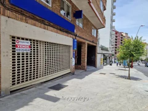 Local comercial en Avenida del Alcalde Gregorio Espino, 4