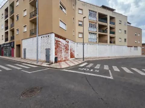 Local comercial en calle de la Villanueva, 105