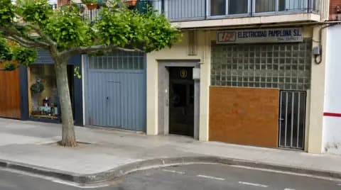 Local comercial en calle de Vidángoz, 9
