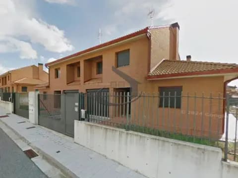 Casa adosada en -
