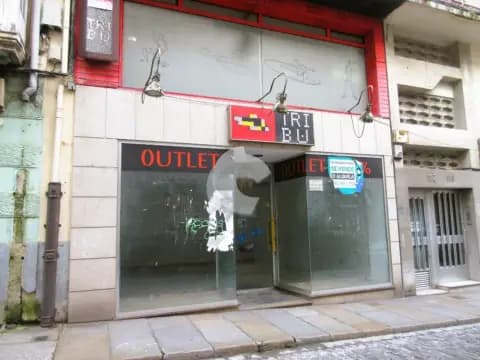 Local comercial en calle de María, 110