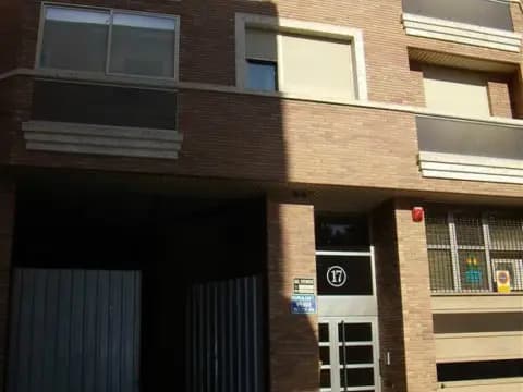 Local comercial en calle de Miguel Servet, nº 17