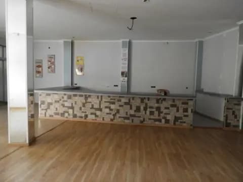 Local comercial en calle de Tobarra