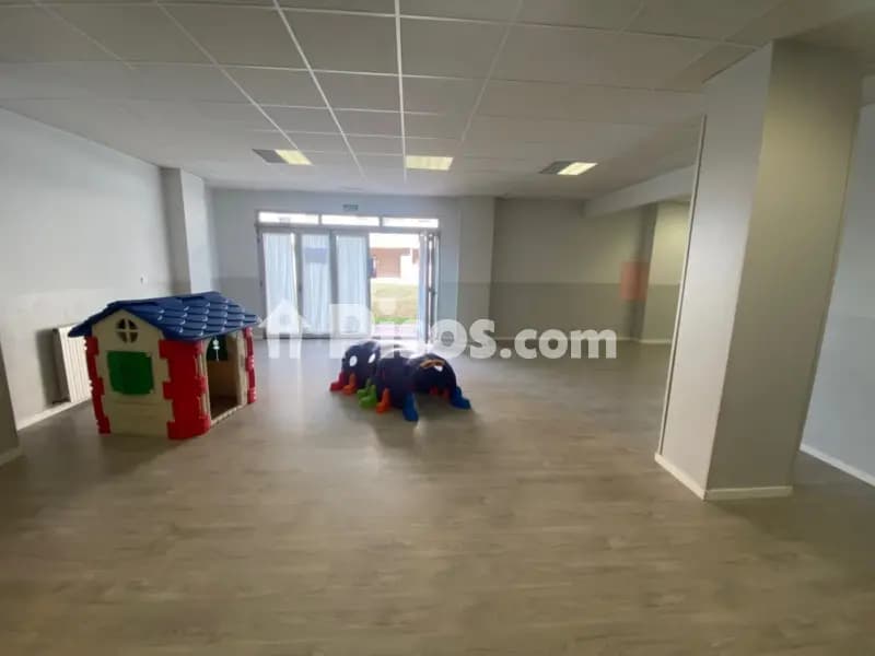 Local comercial en Peñacastillo-Nueva Montaña