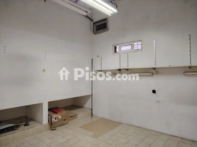 Local comercial en calle de Eugenio Kraff