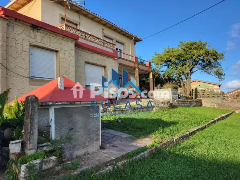 Chalet en calle de la Lluja