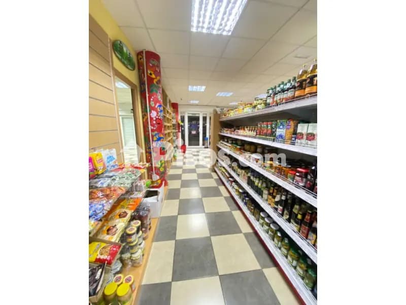 Local comercial en Avenida de Rafael Puig Lluvina, 18