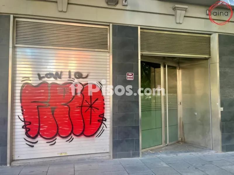 Local comercial en Ensanches - Zabalguneak