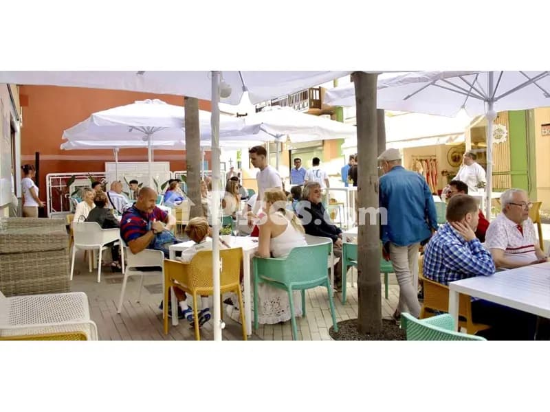 Local comercial en calle C. La Hoya, 12