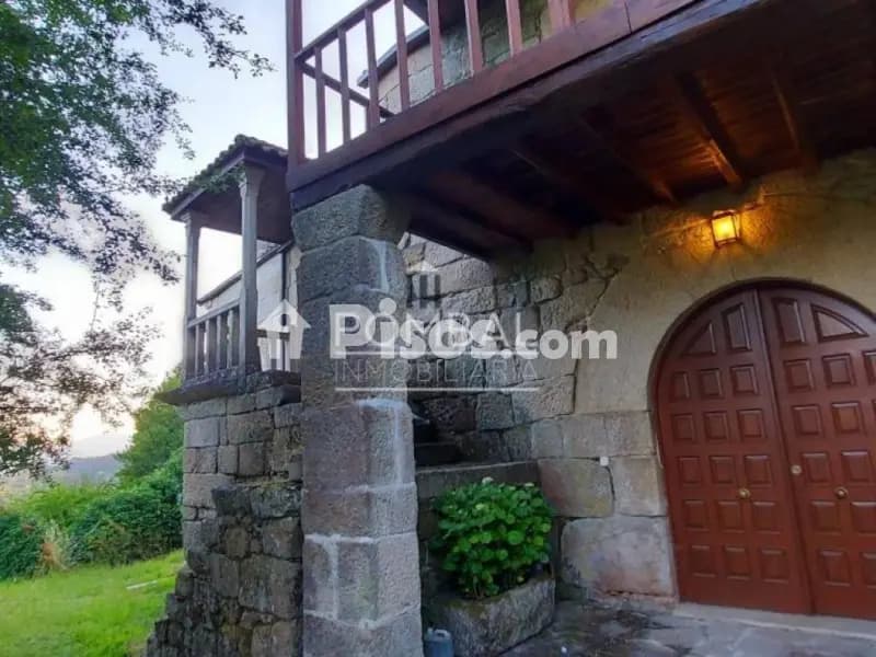 Casa en Cenlle
