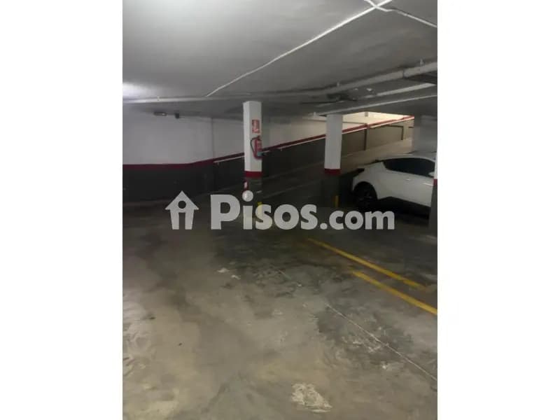 Garaje en calle de los Doscientos, 6