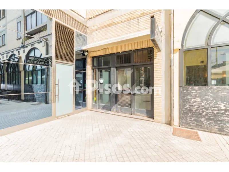 Local comercial en calle de la Vuelta del Castillo, 3