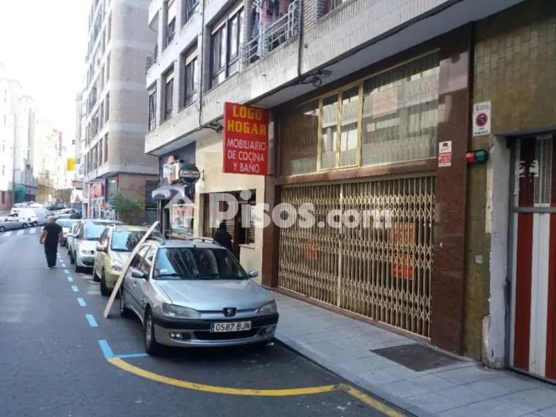 Local comercial en calle del Tres de Noviembre, 3