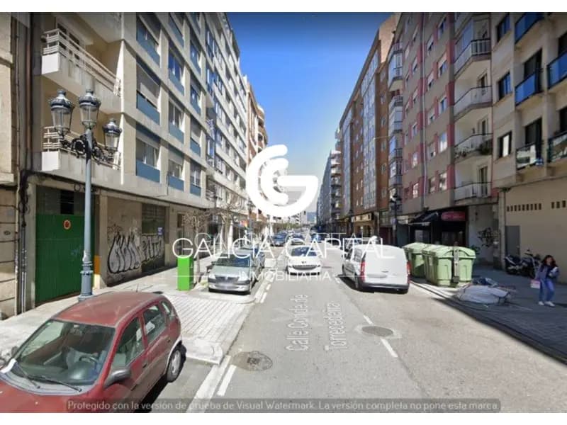 Local comercial en calle del Conde de Torrecedeira