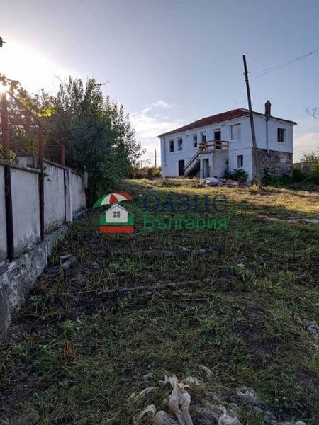 2-етажна къща 170 кв. м. с двор 865 кв. м. В С. Извор, обл. Бургас,