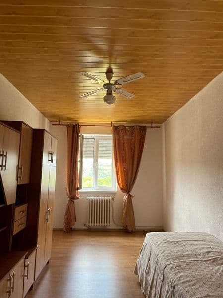 Apartament de vânzare – Zona Blaj | Etaj 3 | 2 camere + bucătărie mare | 64 mp