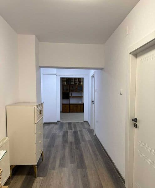 Apartament 3 camere de închiriat – Calea Romanului, Piatra Neamț | 96 mp | Prima închiriere
