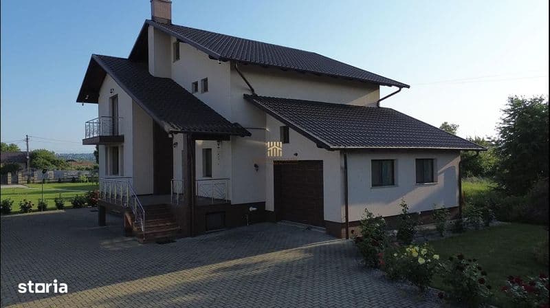 Casa Superba! In Suceava! Teren 1800 mp! De vanzare!