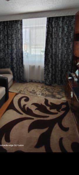 Vând apartament 3 camere 60 mp