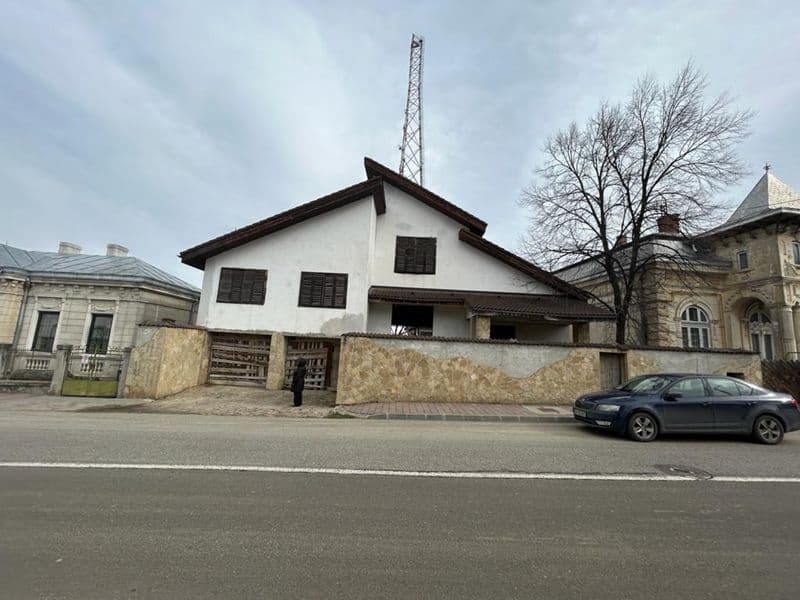 Vand casa la rosu aprox 630mp cu teren aprox 900mp / ACCEPT  VARIANTE