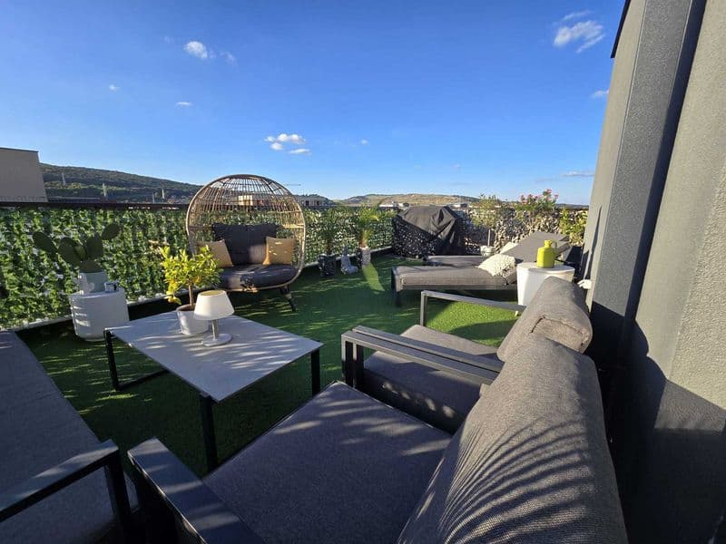 PROPRIETAR - vand PENTHOUSE 180 mp2 pe 2 nivele cu 2 parcari incluse - complet mobilat utilat