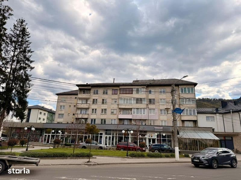 Apartament cu 4 camere , 80 mp de vanzare in Viseu de Sus !