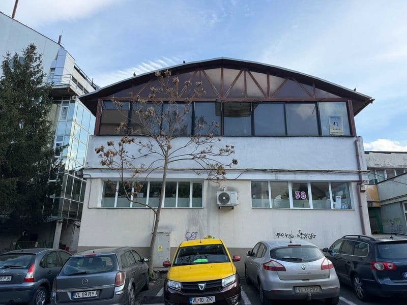 Spatiu comercial 715mp 24 trepte