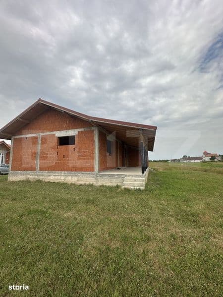 Casa la rosu 3 camere, 142 mp, 592 mp, teren, zona Cionchesti