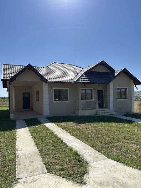 De Vanzare Casă la sol 135mp+terasa 17mp la cheie 7 minute oras