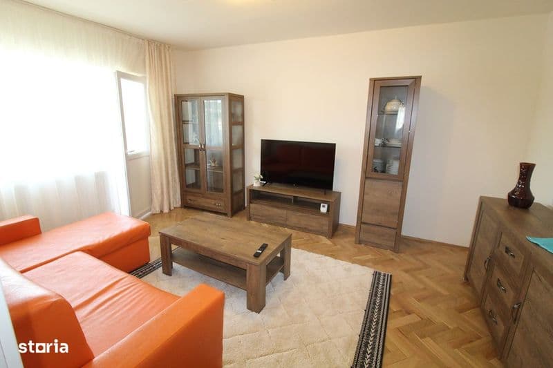 Închiriez apartament 3 camere în Hunedoara, Central-Bd. Dacia, 60mp...