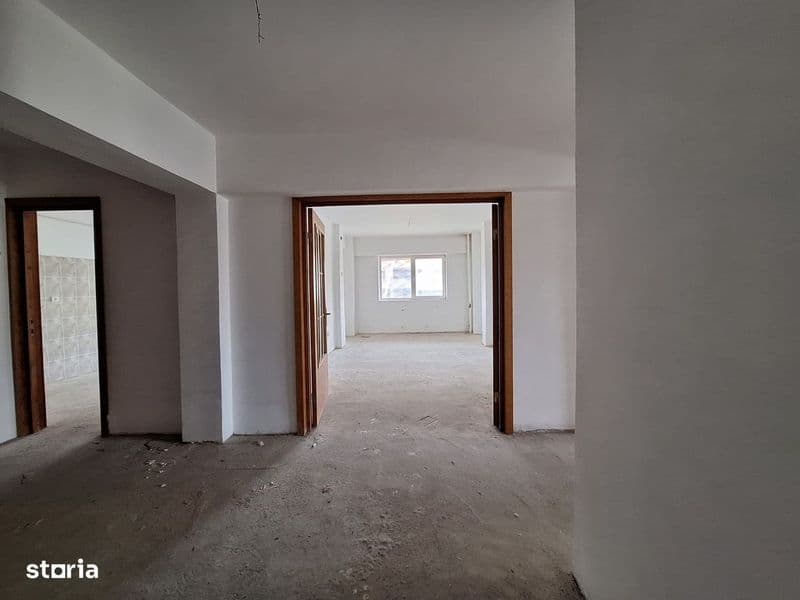 Apartament 3 camere 101mp ,etaj 1,Central