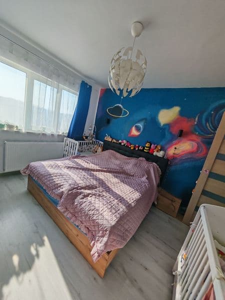 Apartament renovat cu 2 camere și hol pătrat (cât o cameră) - Dâmbu 58mp