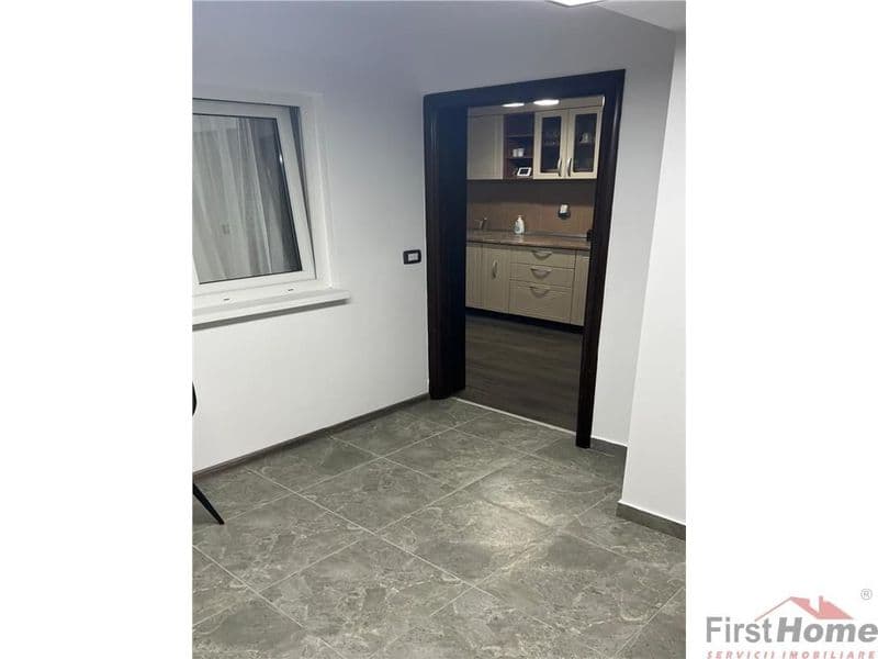 Spatiu birouri,cabinete,intrare stadala,zona Pompieri,76 mp utili