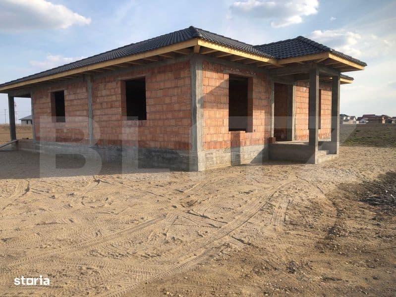 Casa la rosu , 170 mp , strada Principala Botiz-Ciuperceni