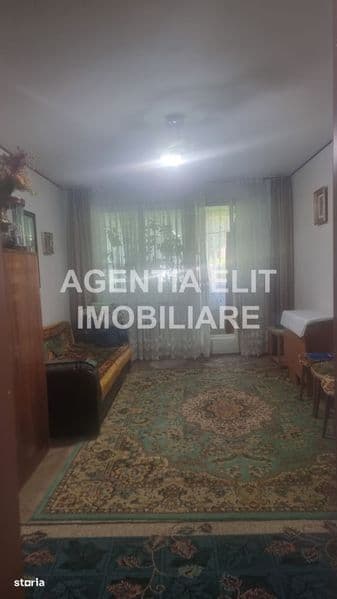 Apartament 2 camere, zona Scolii nr 7, 54 mp, decomandat