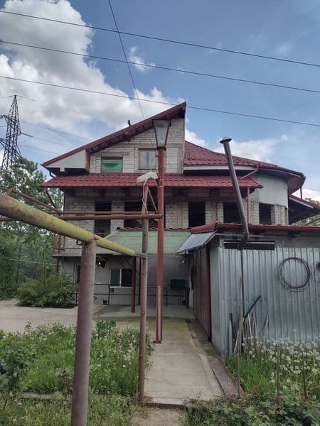 Vand Casa 373 mp, 2000 teren 6 km Rm Valcea acces privilegiat DN7