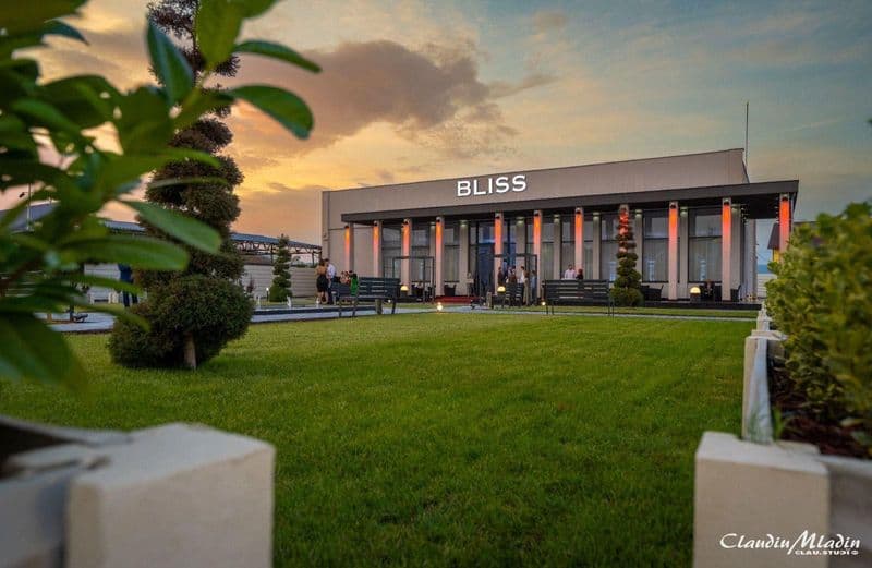 Imobil Comercial 4300 mp – Vânzare/Închiriere, Complet Utilat
