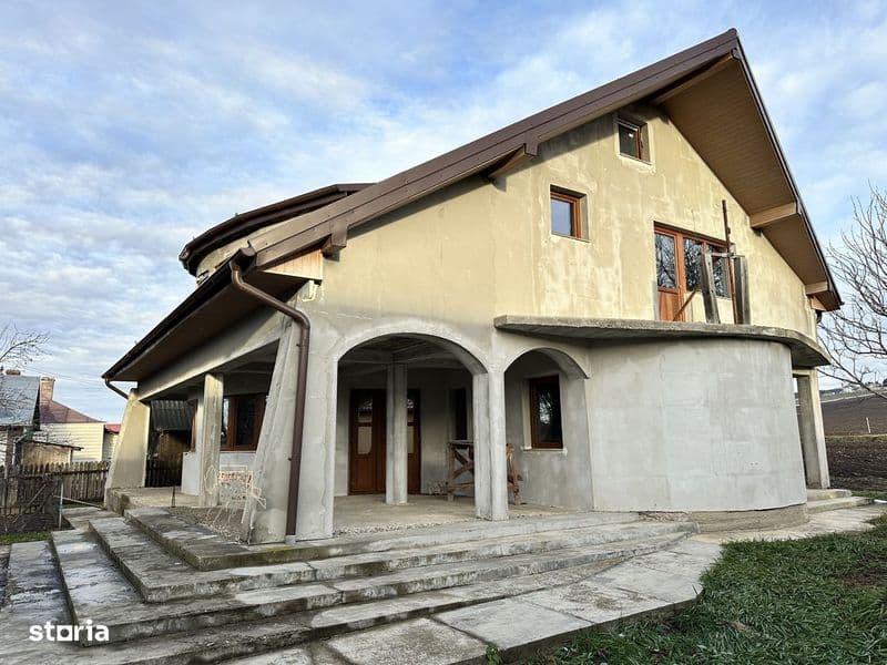 Casă P + M, 260 mp construcție + 2300 mp teren, Ionoseni (Bucecea)