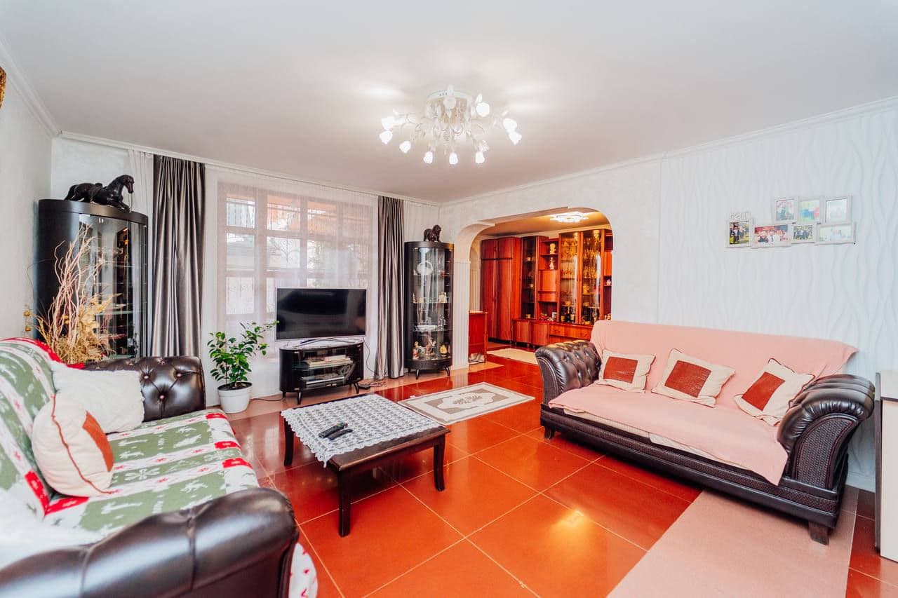 Casă 320 m²