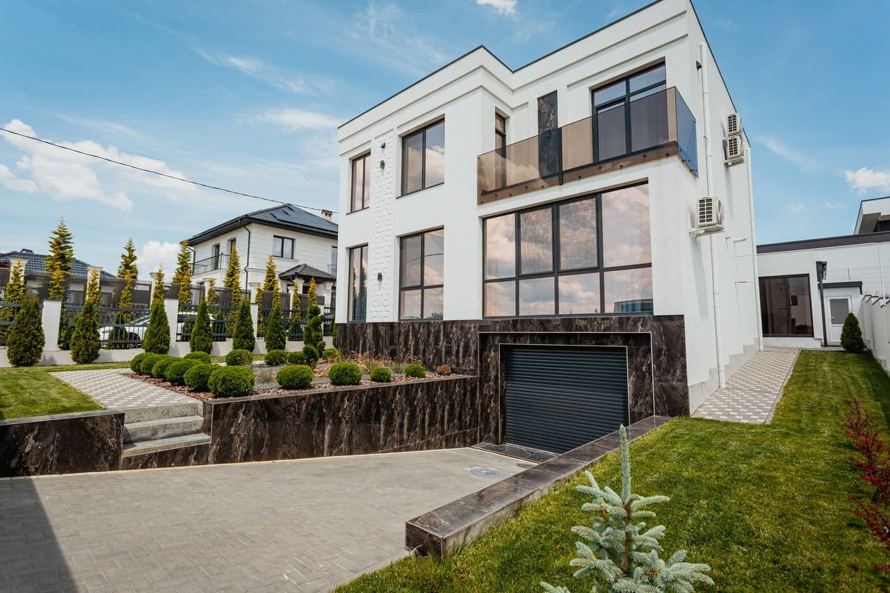 Casă 300 m² pe teren 5 ari