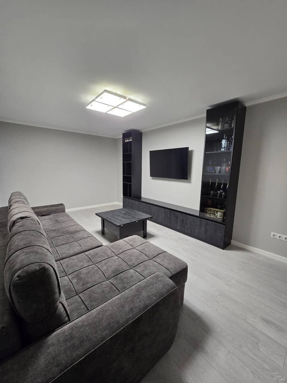 Apartament cu 3 camere, 80 m², 8 etaj