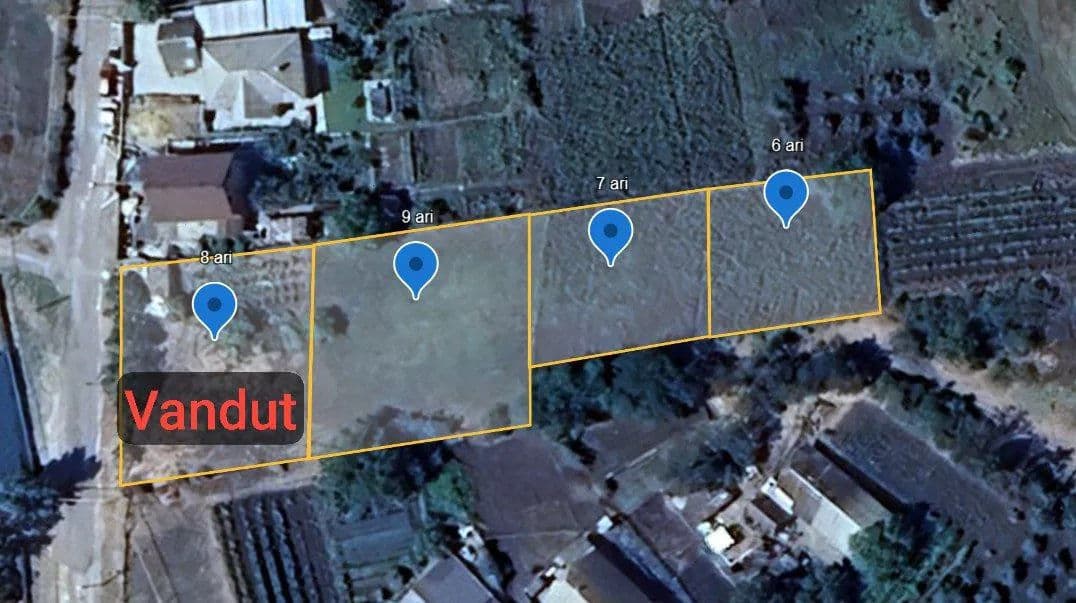21 ari, Teren pentru construcții